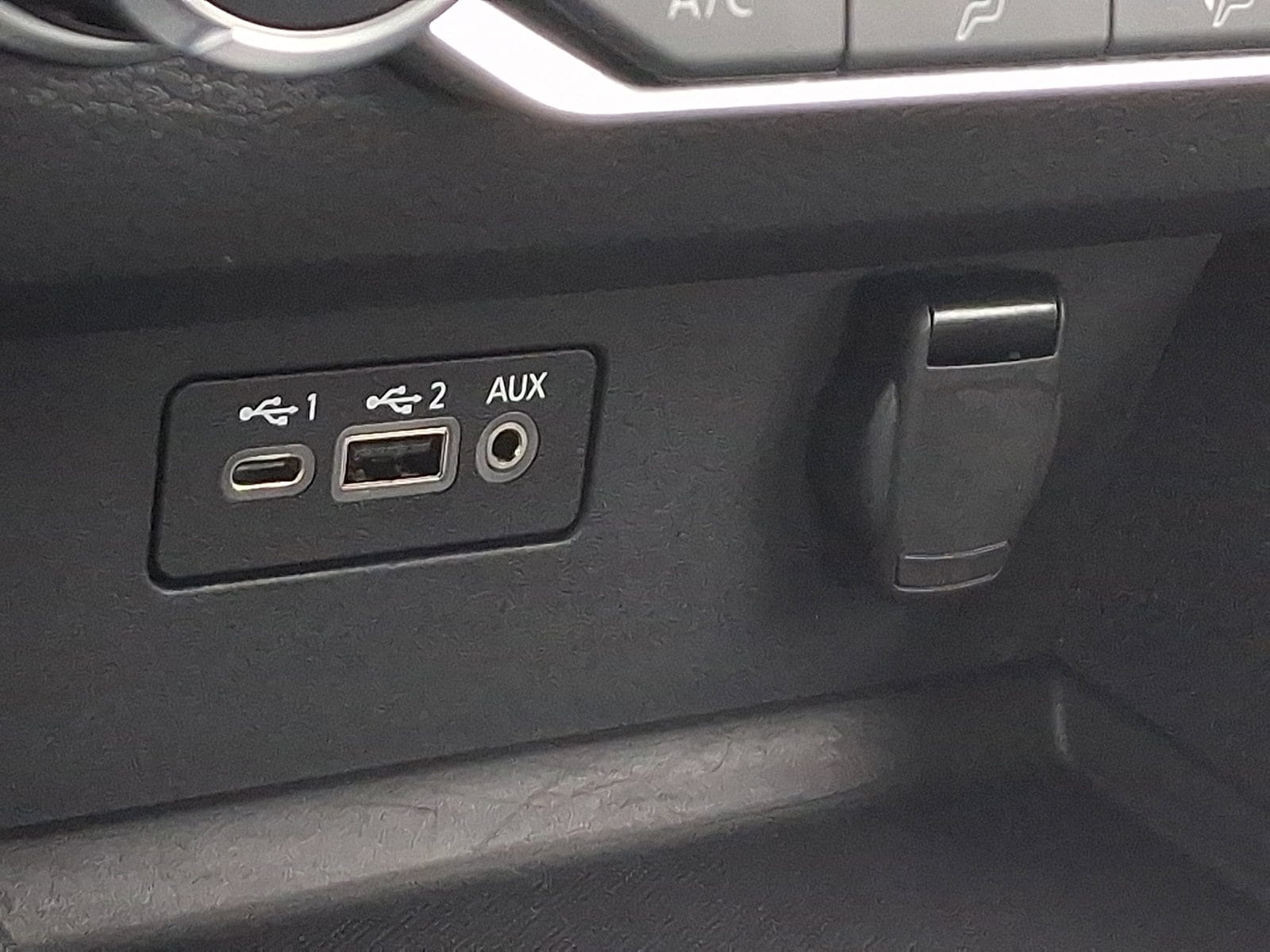 2025 Nissan Altima SV - Photo 24