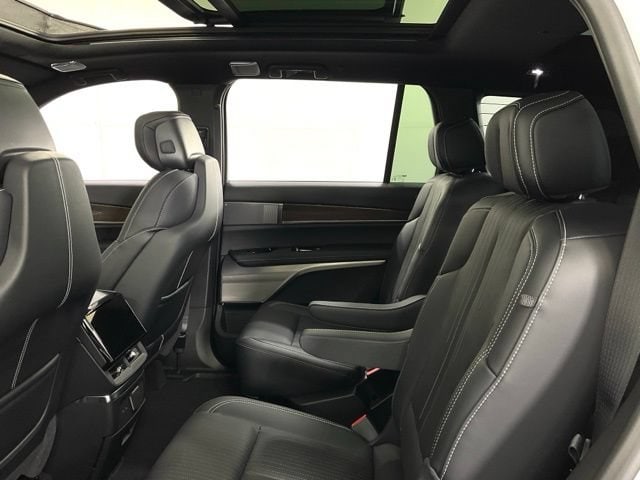 2026 Cadillac VISTIQ Luxury - Photo 30