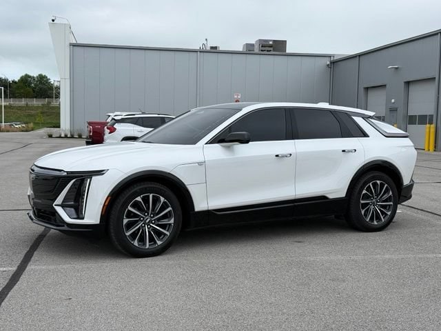 Used 2024 Cadillac LYRIQ Sport 1 with VIN 1GYKPTRL8RZ117637 for sale in Fort Wayne, IN