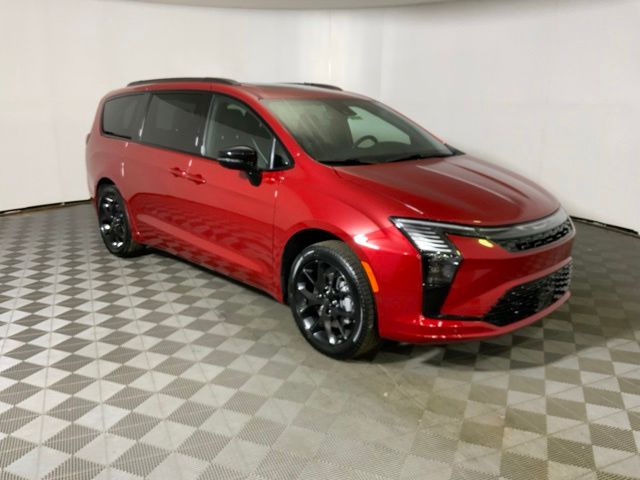 2027 Chrysler Pacifica LIMITED AWD Passenger Van
