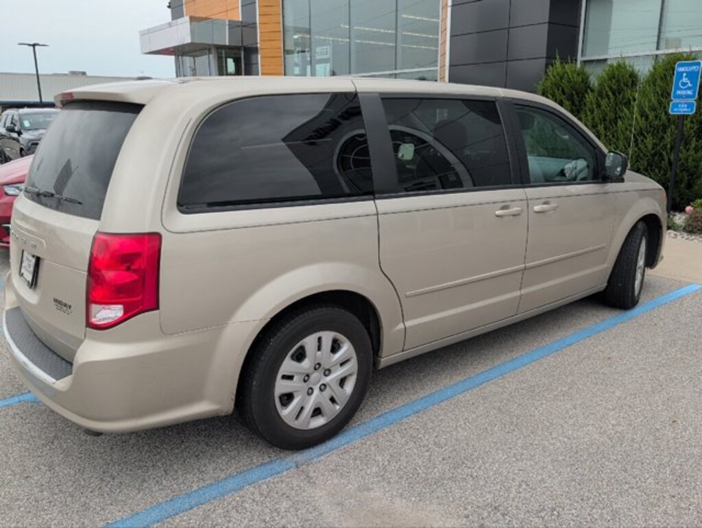 Used 2015 Dodge Grand Caravan AVP/SE
