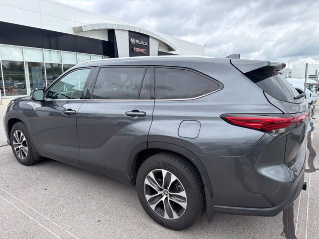 Used 2020 Toyota Highlander XLE