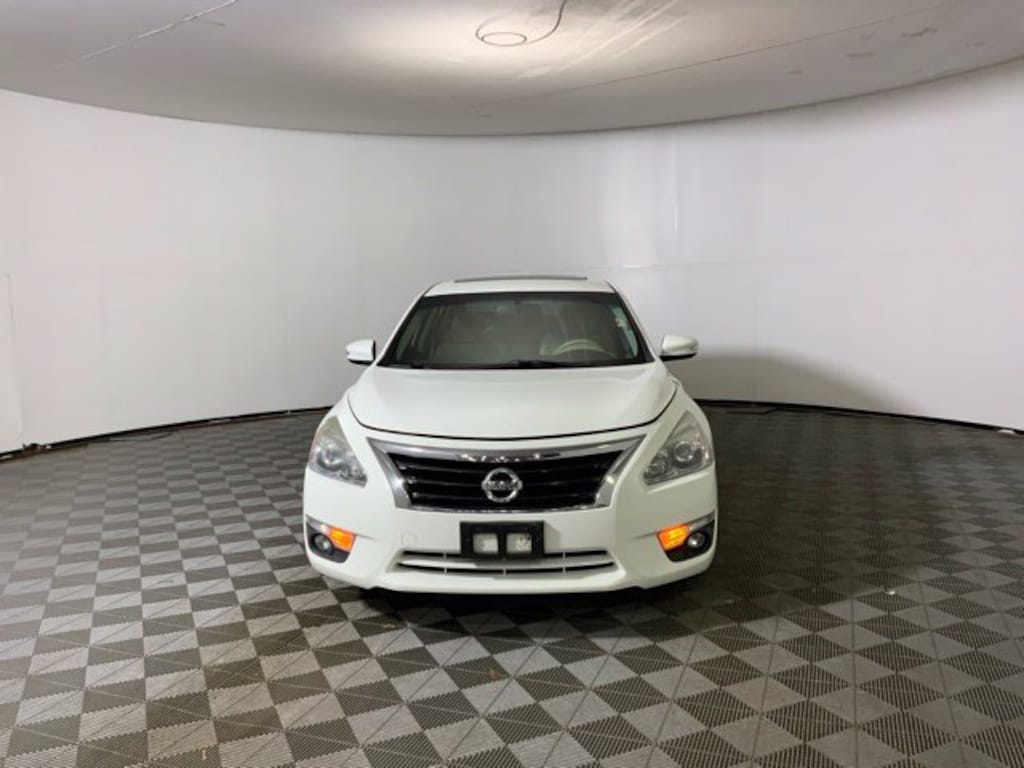 Used 2015 Nissan Altima 2.5 SV