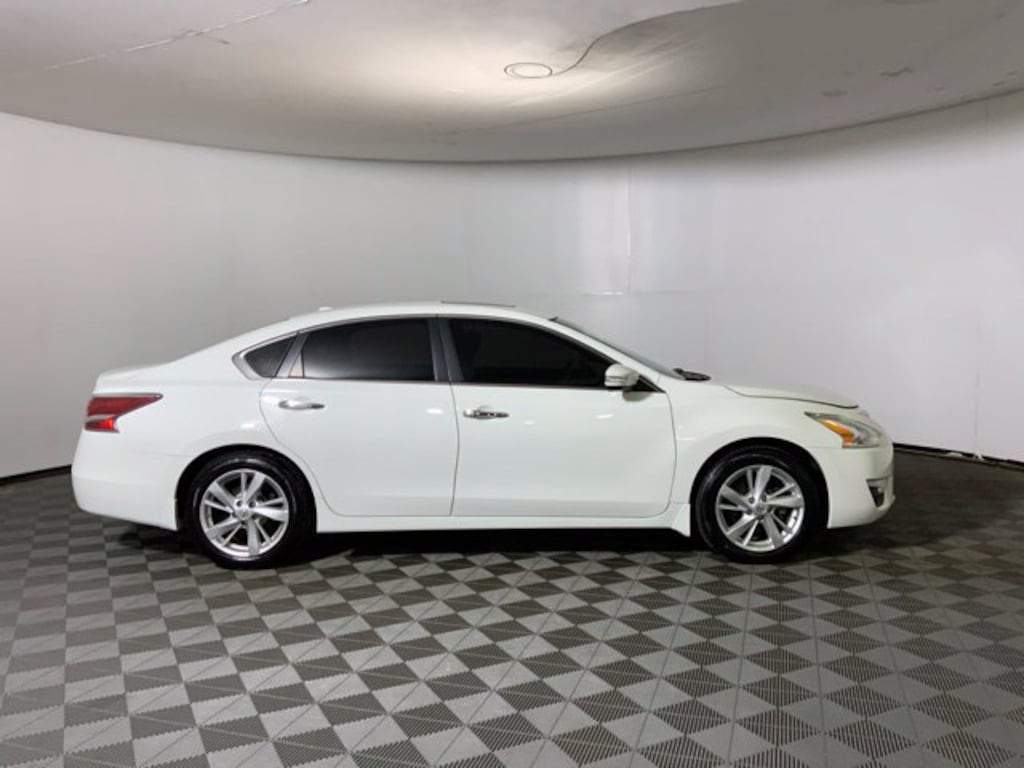 Used 2015 Nissan Altima 2.5 SV