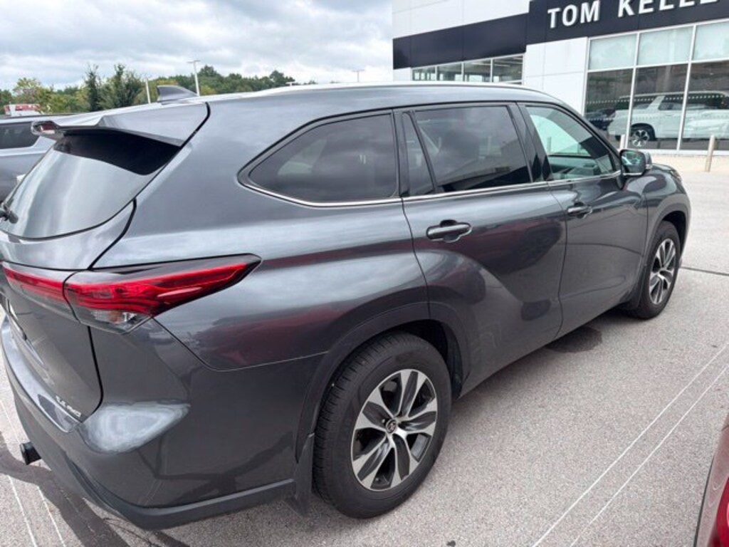 Used 2020 Toyota Highlander XLE