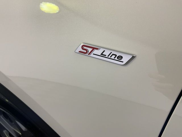2026 Ford Escape ST-Line - Photo 14