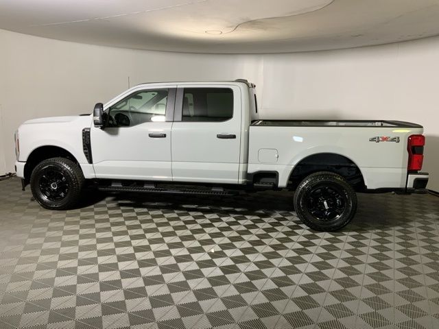 2026 Ford F-350 Super Duty XL - Photo 10