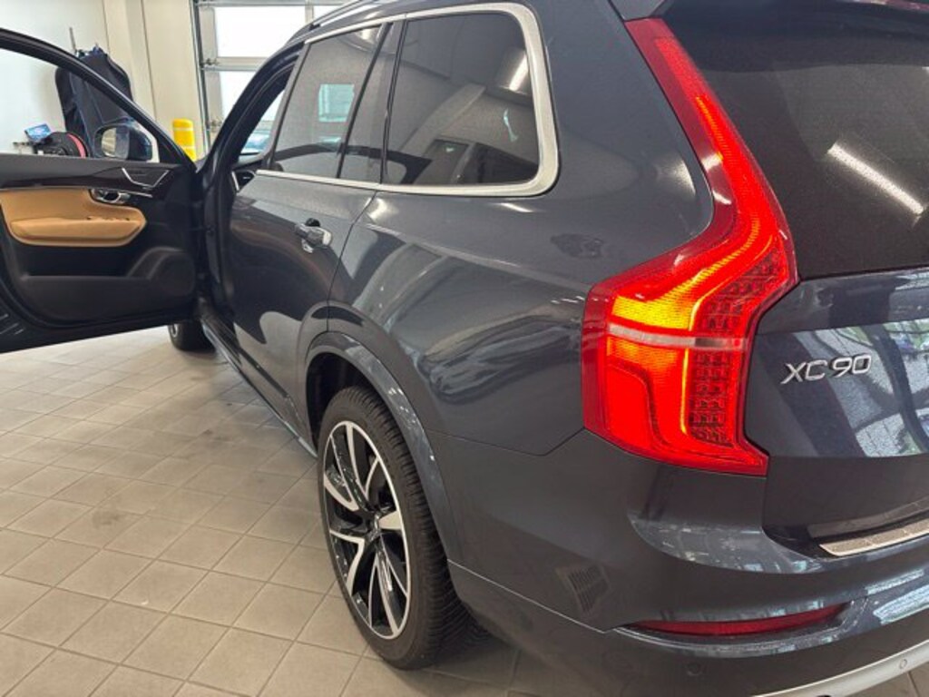 Used 2019 Volvo XC90 T6 Momentum SUV