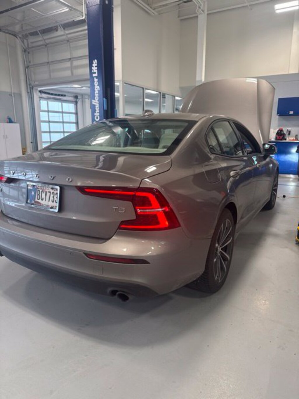 Used 2021 Volvo S60 T5 Momentum Sedan