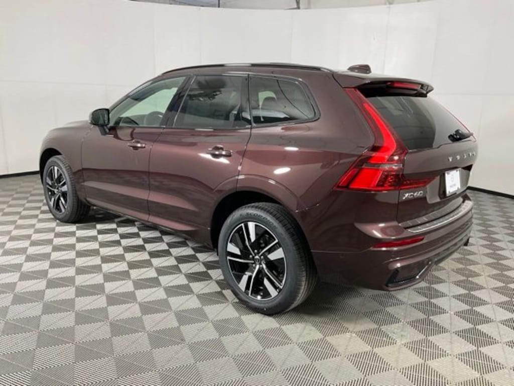 New 2026 Volvo XC60 B5 Plus SUV