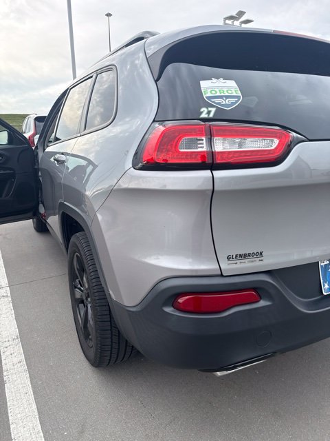 Used 2015 Jeep Cherokee Latitude FWD SUV