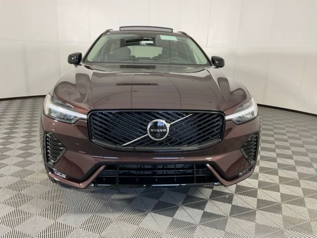 New 2026 Volvo XC60 B5 Plus SUV