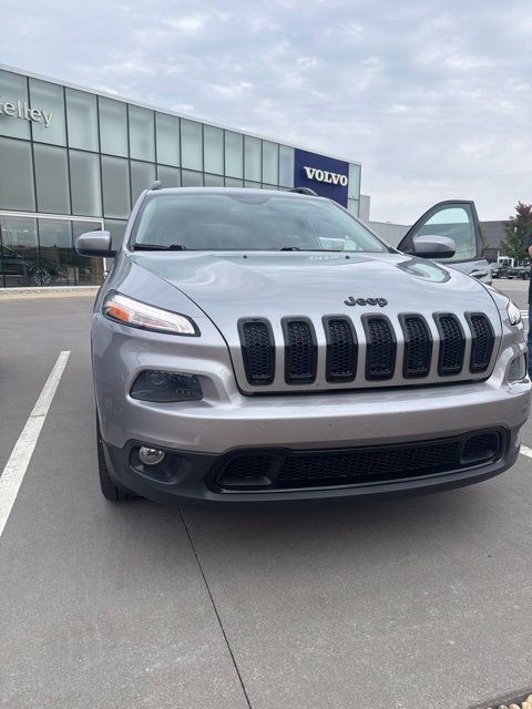 Used 2015 Jeep Cherokee Latitude FWD SUV