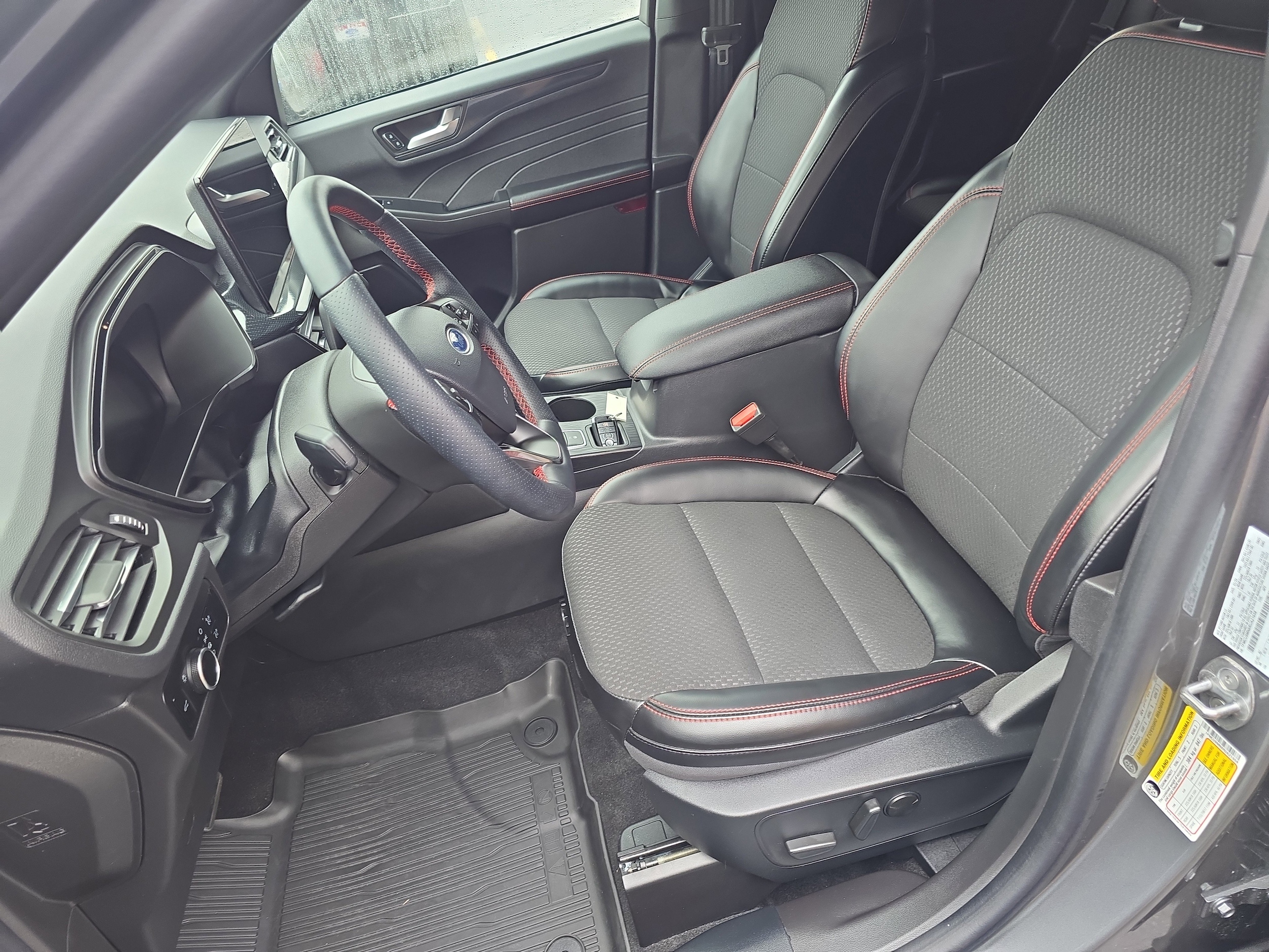 2024 Ford Escape ST-Line - Photo 9