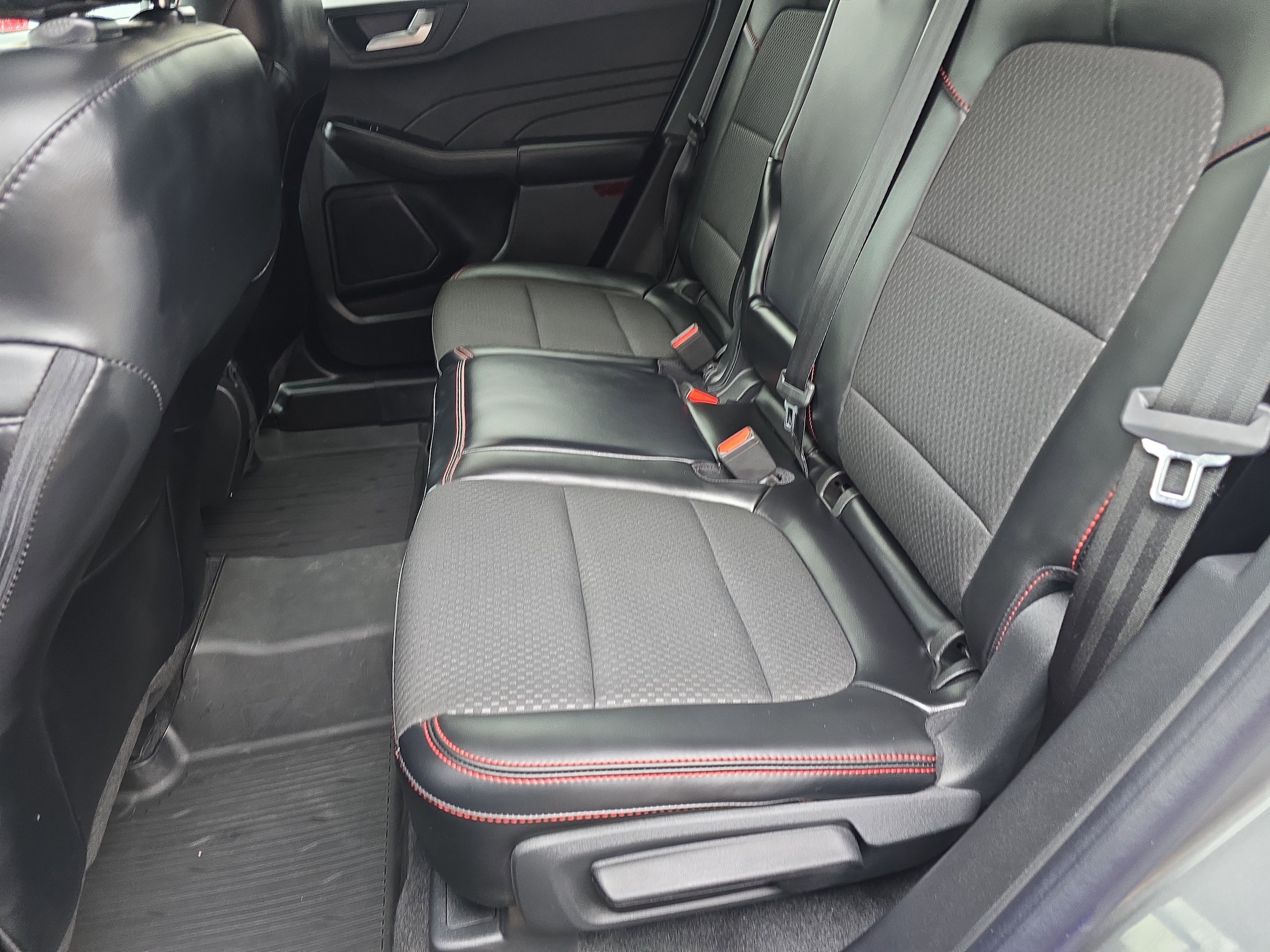 2024 Ford Escape ST-Line - Photo 15
