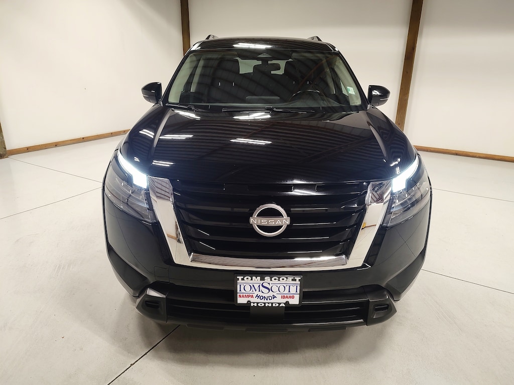 Used 2025 Nissan Pathfinder SV SUV