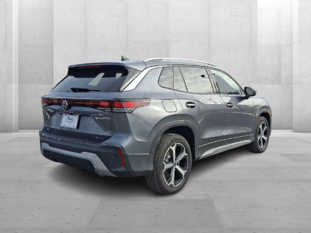 New 2026 Volkswagen Tiguan SE SUV