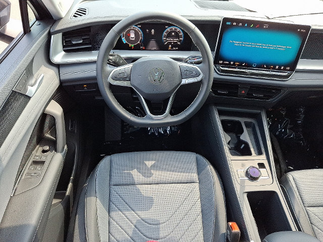 2025 Volkswagen Tiguan SE - Photo 7