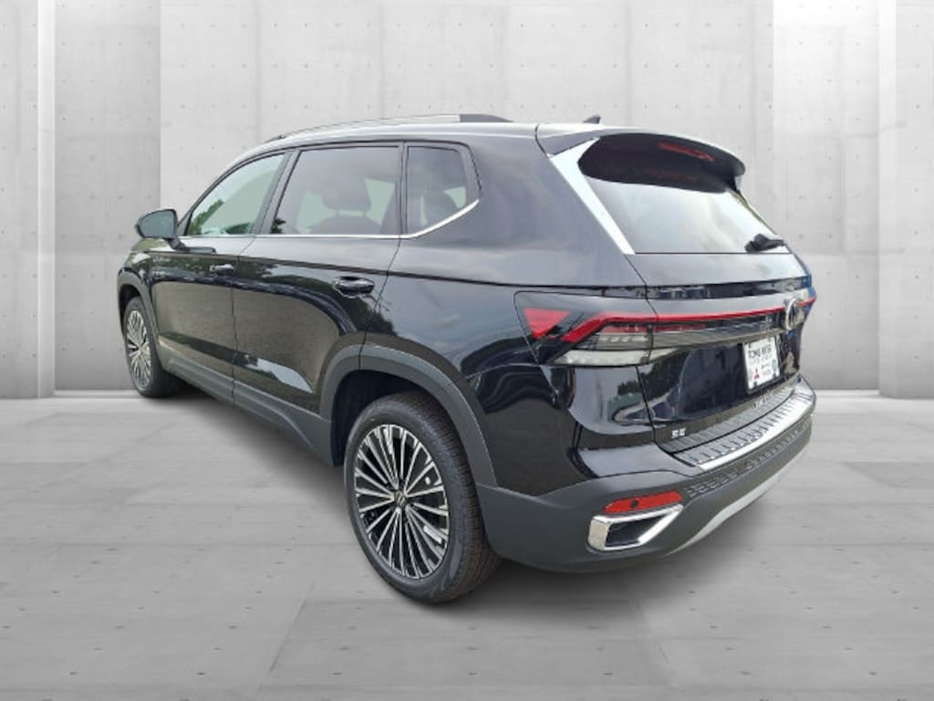 New 2026 Volkswagen Taos 1.5T SE SUV