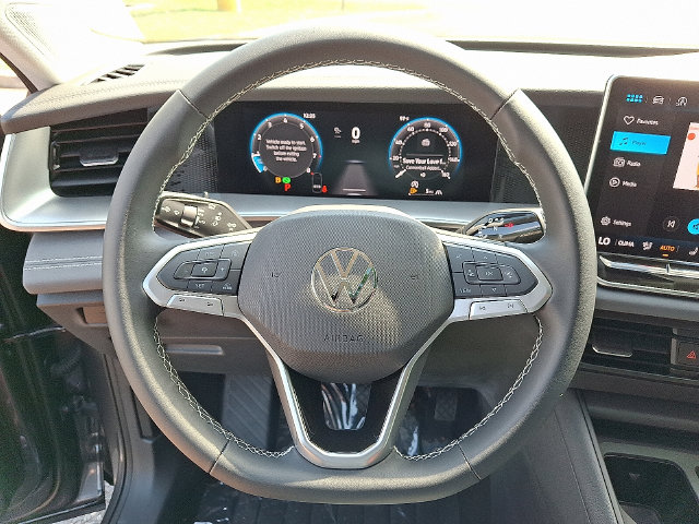 2025 Volkswagen Tiguan SE - Photo 13