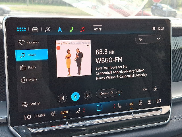 2025 Volkswagen Tiguan SE - Photo 11