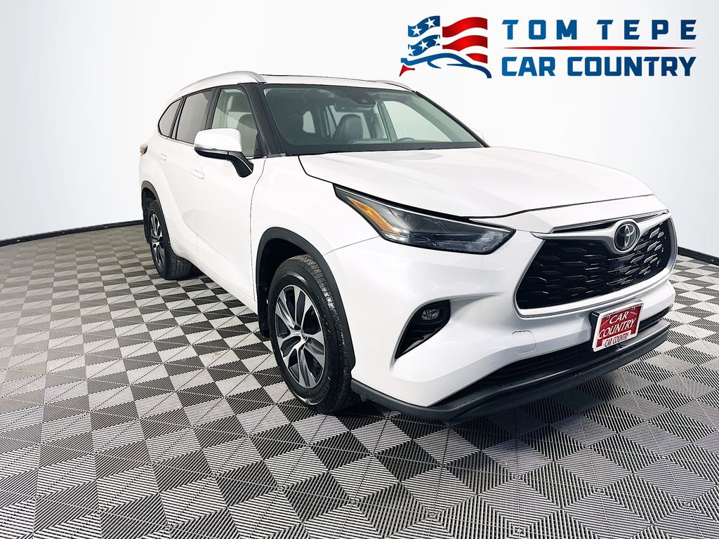 2023 Toyota Highlander XLE SUV
