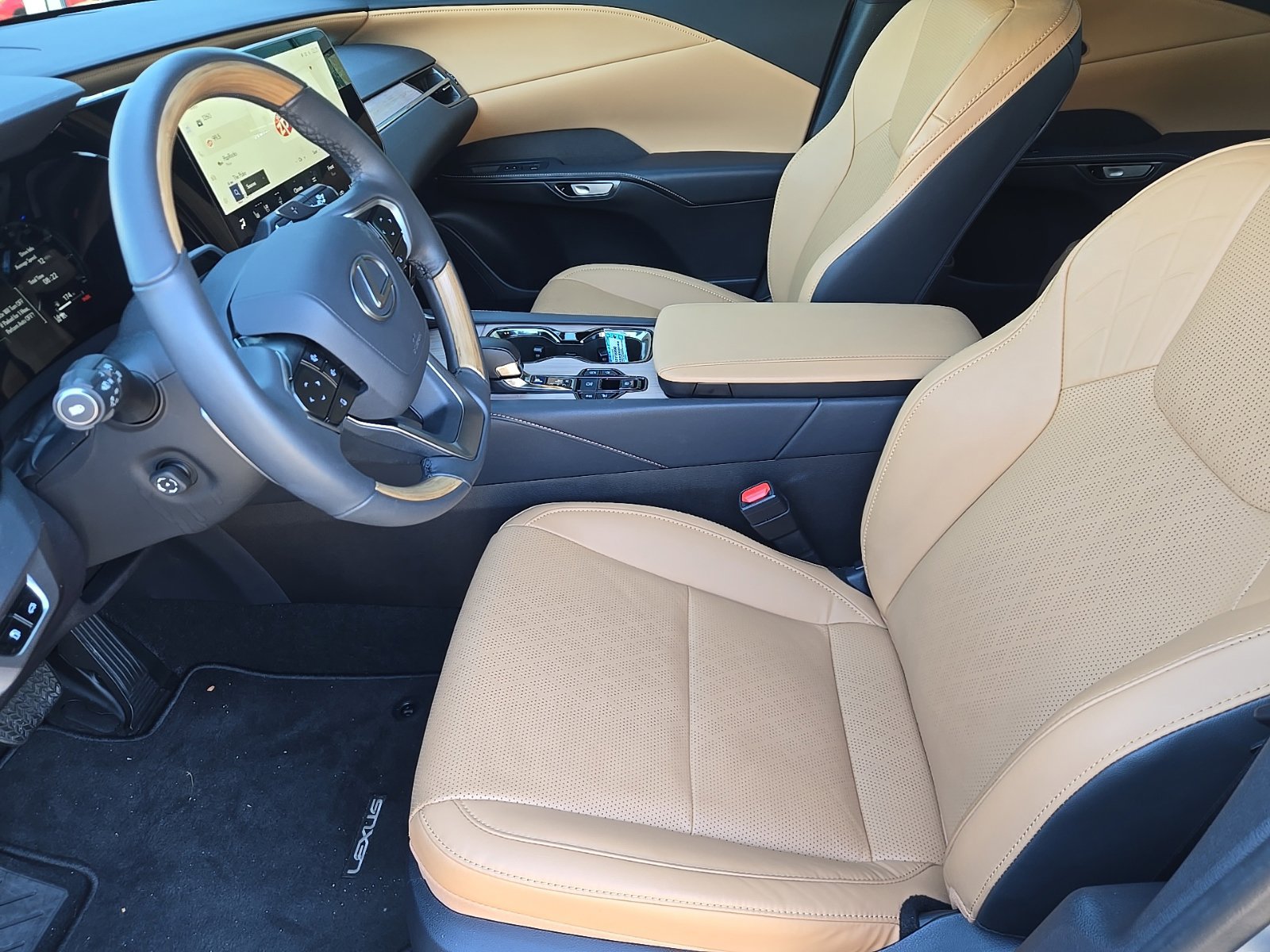 2025 Lexus RX 350 - Photo 27