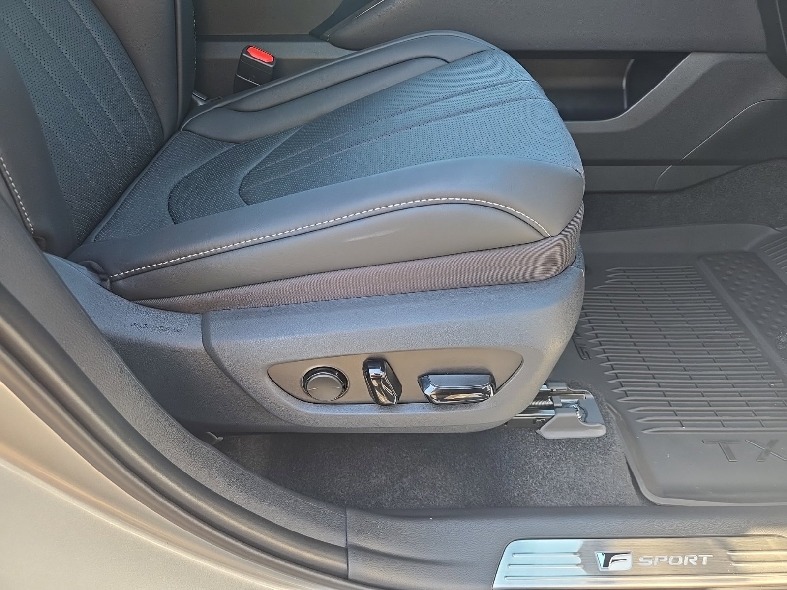 2026 Lexus TX 500h F-Sport Premium - Photo 27