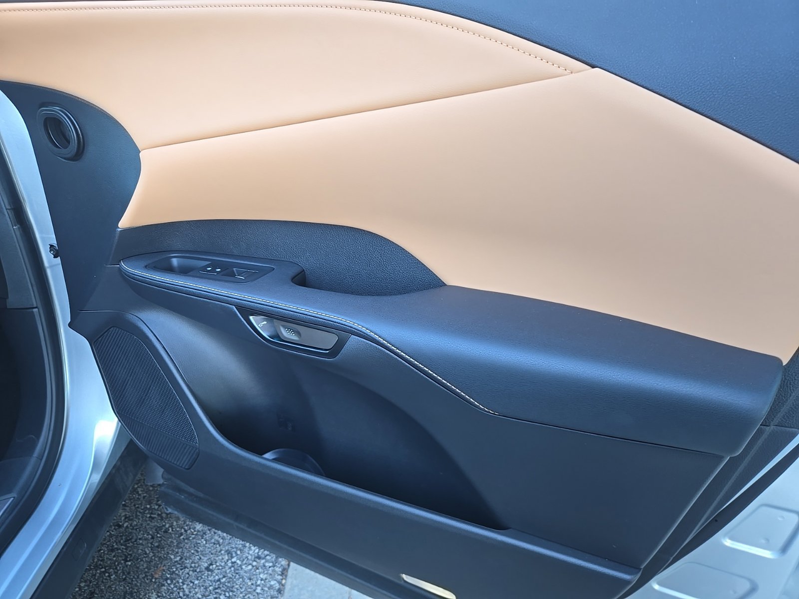 2025 Lexus RX 350 - Photo 33
