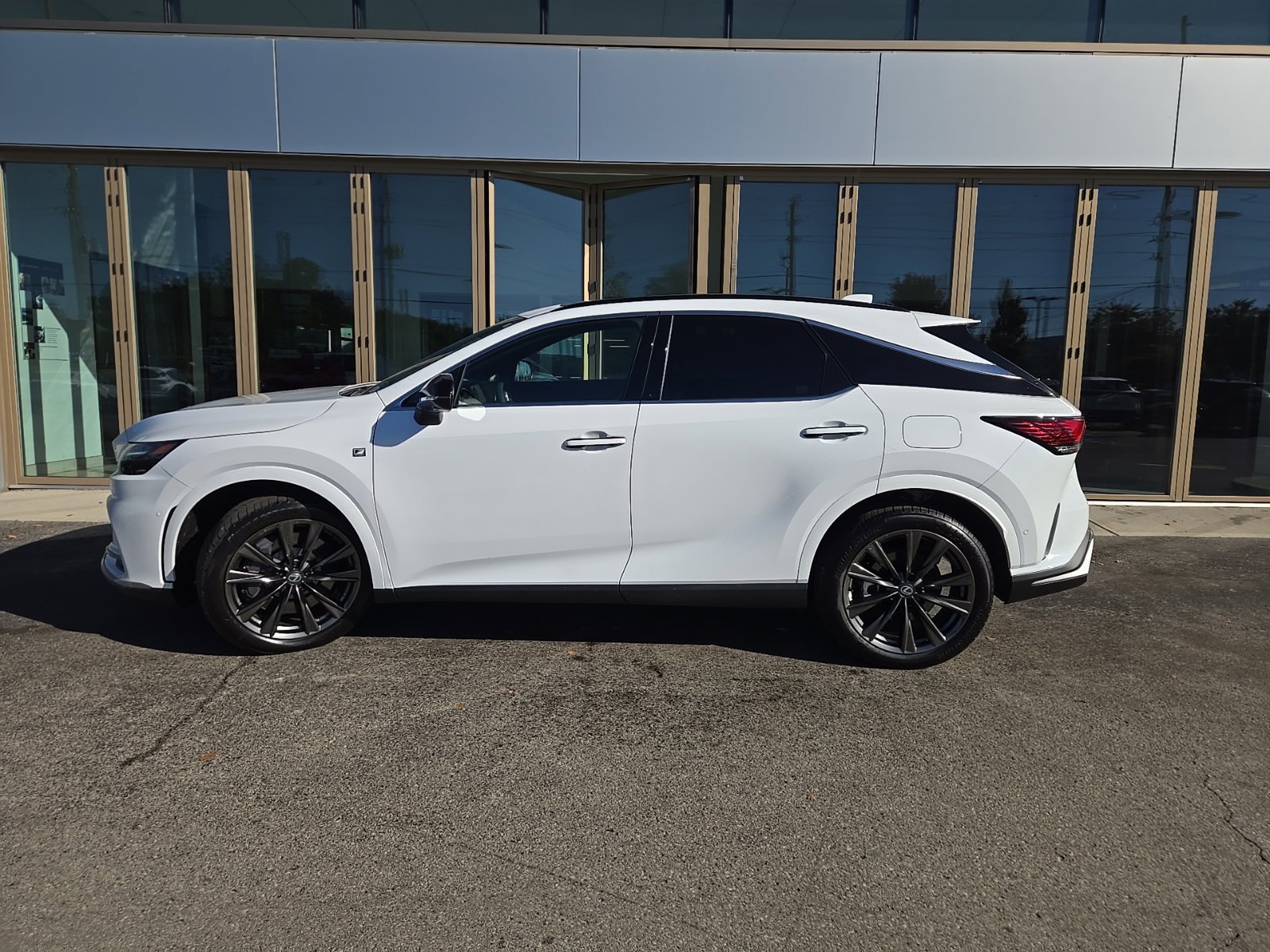 2026 Lexus RX 350 F-Sport - Photo 11