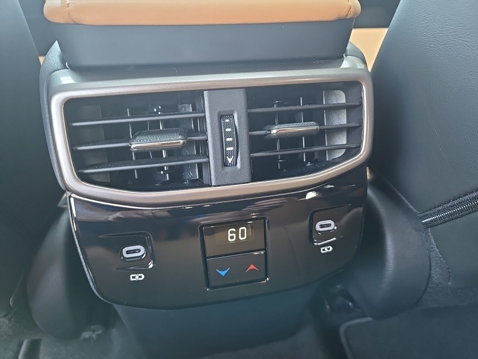 2025 Lexus RX 350 - Photo 7