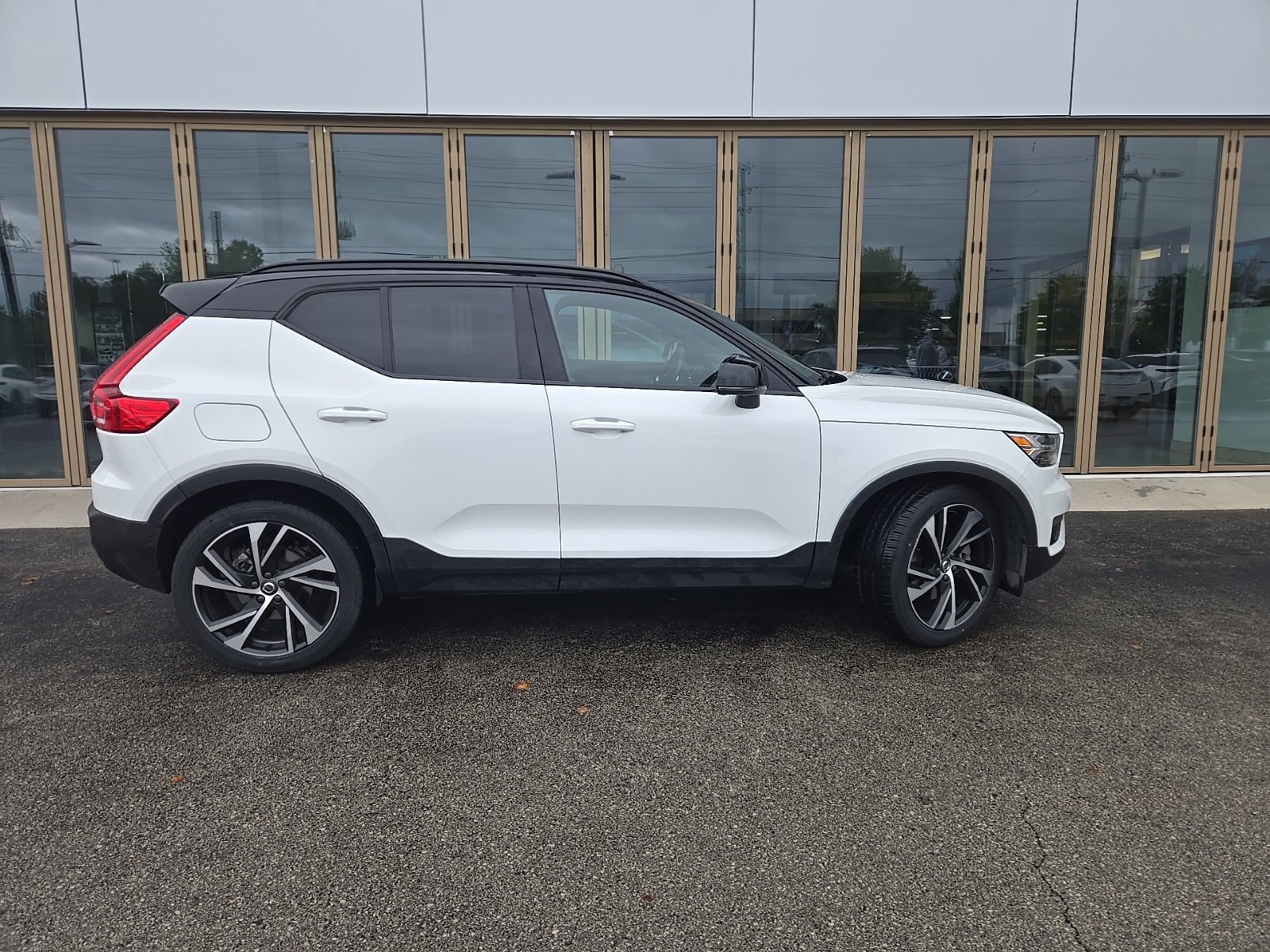 2022 Volvo XC40