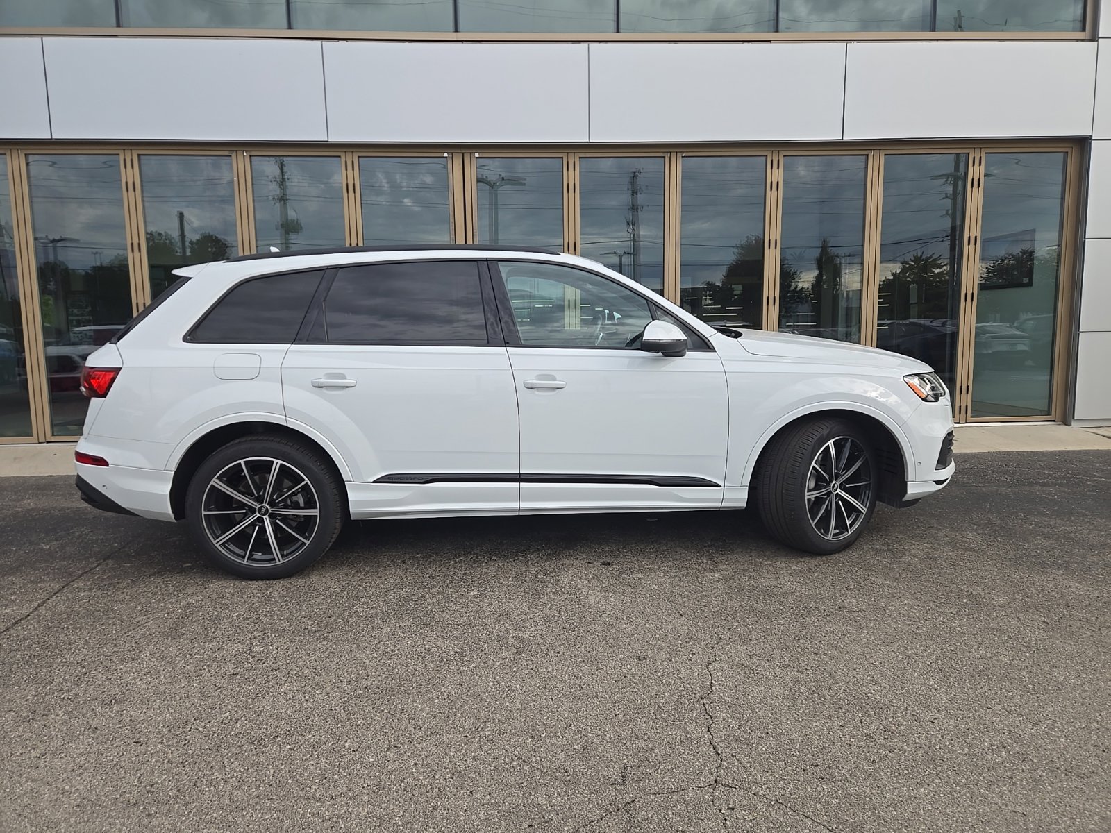 2021 Audi Q7 Premium Plus