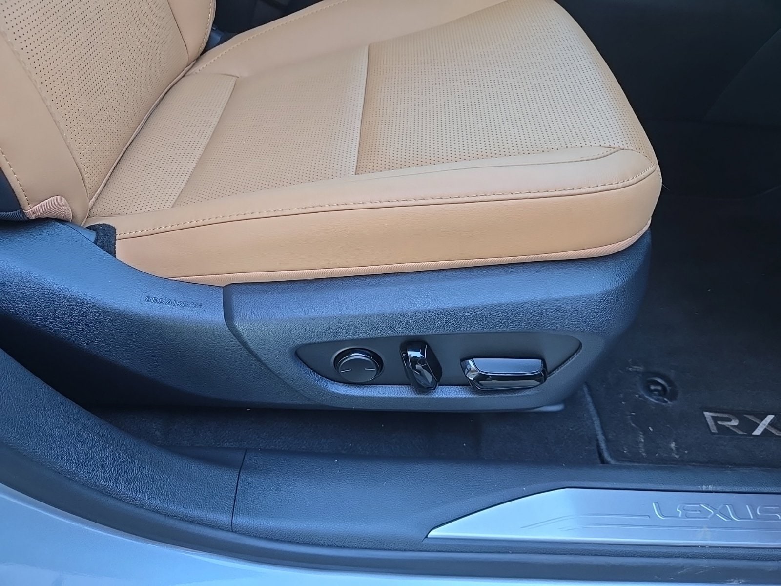 2025 Lexus RX 350 - Photo 32