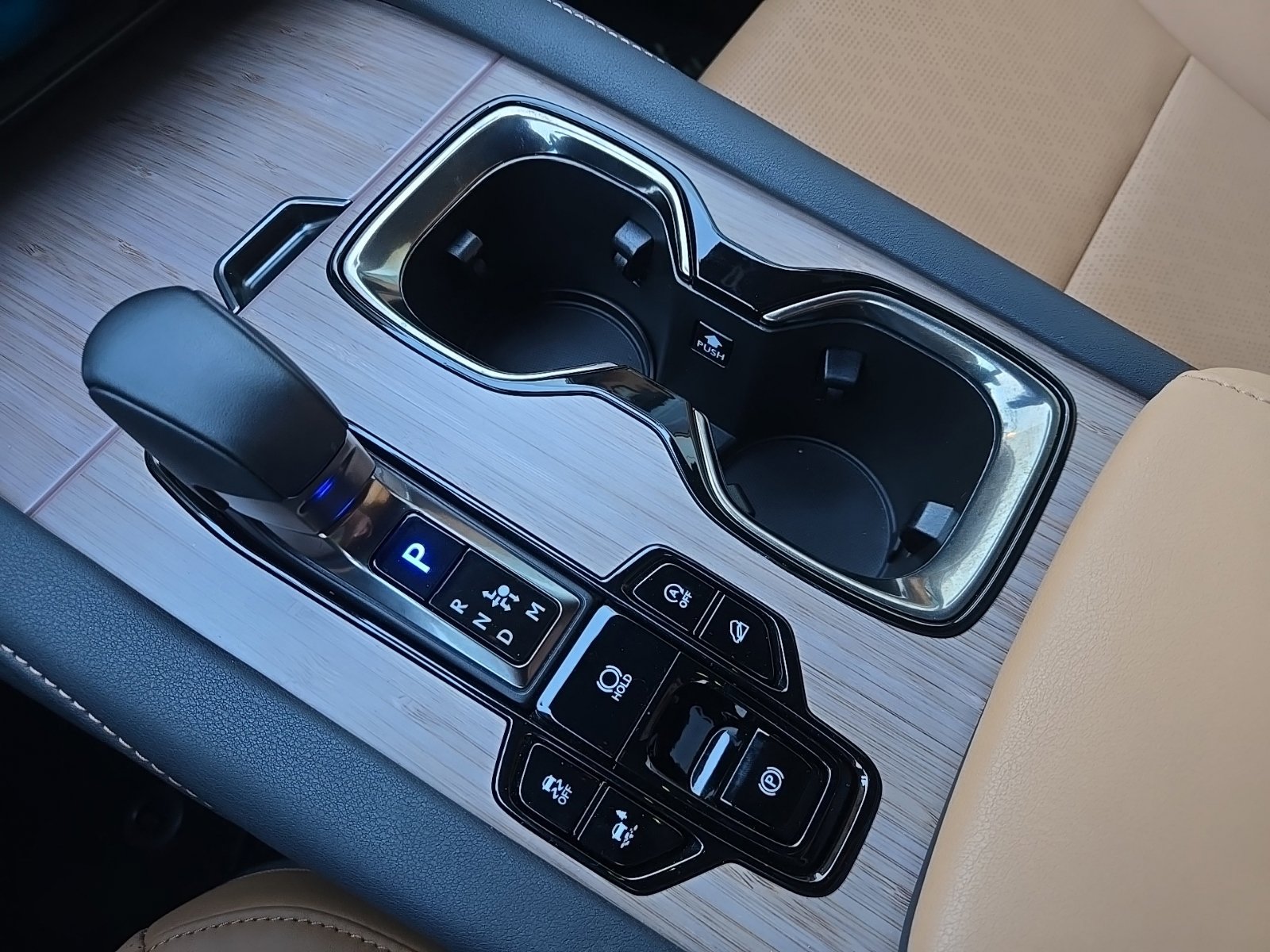 2025 Lexus RX 350 - Photo 45