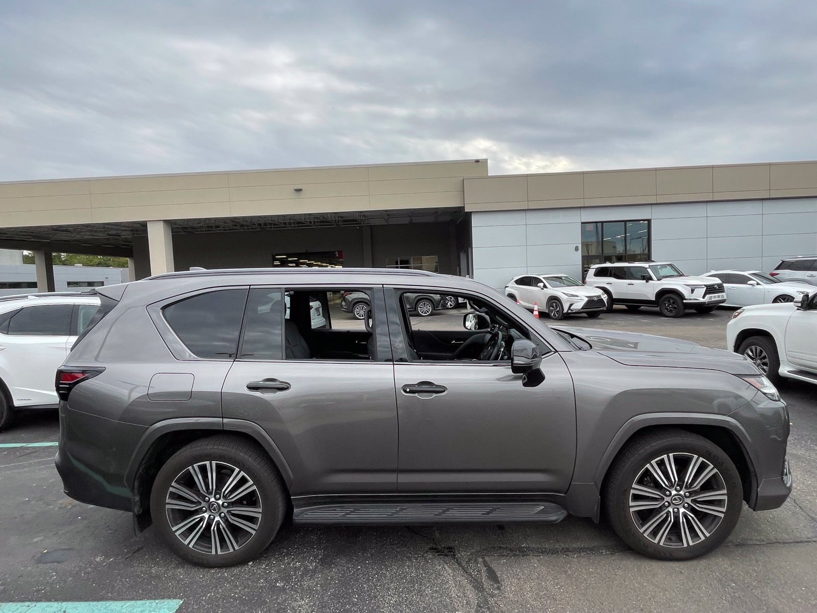 2025 Lexus LX