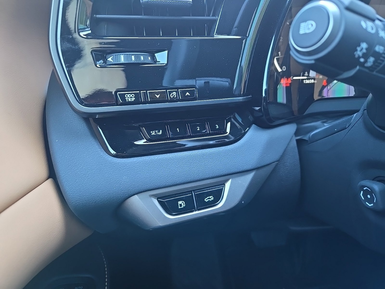 2025 Lexus RX 350 - Photo 42