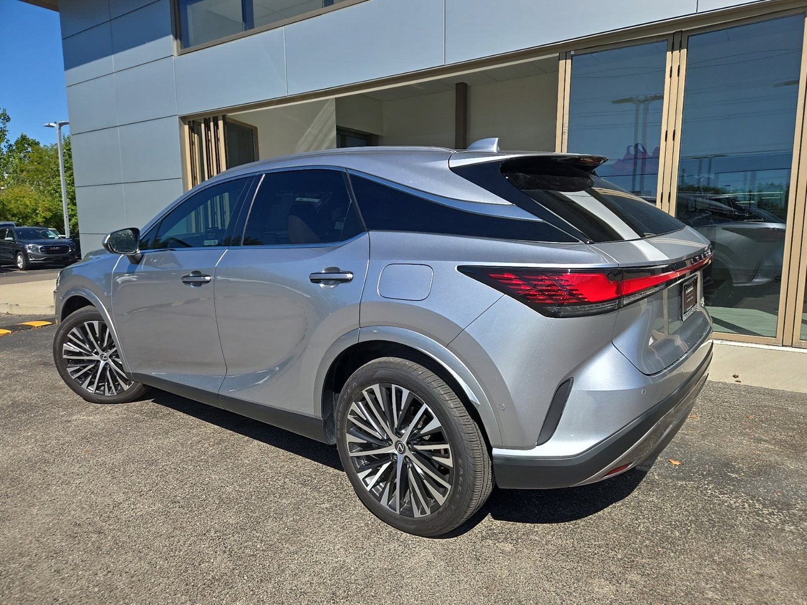2025 Lexus RX 350 - Photo 17