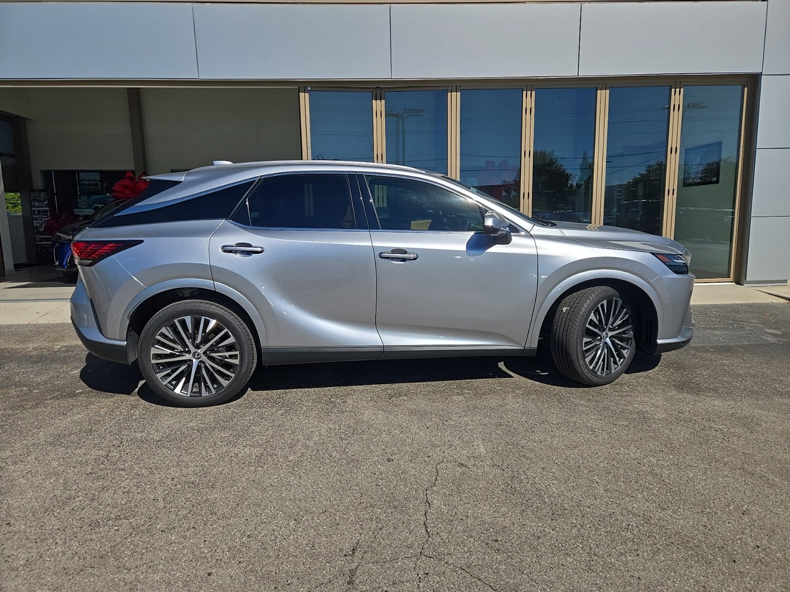 2025 Lexus RX 350 - Photo 13