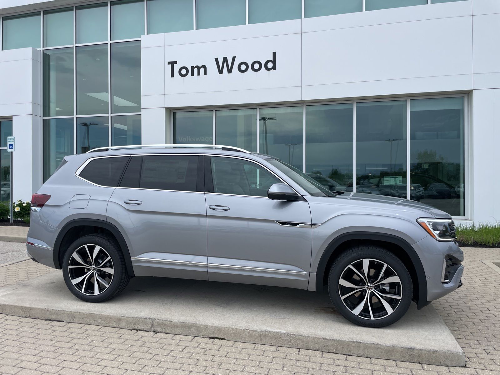 2026 Volkswagen Atlas SEL Premium R-Line