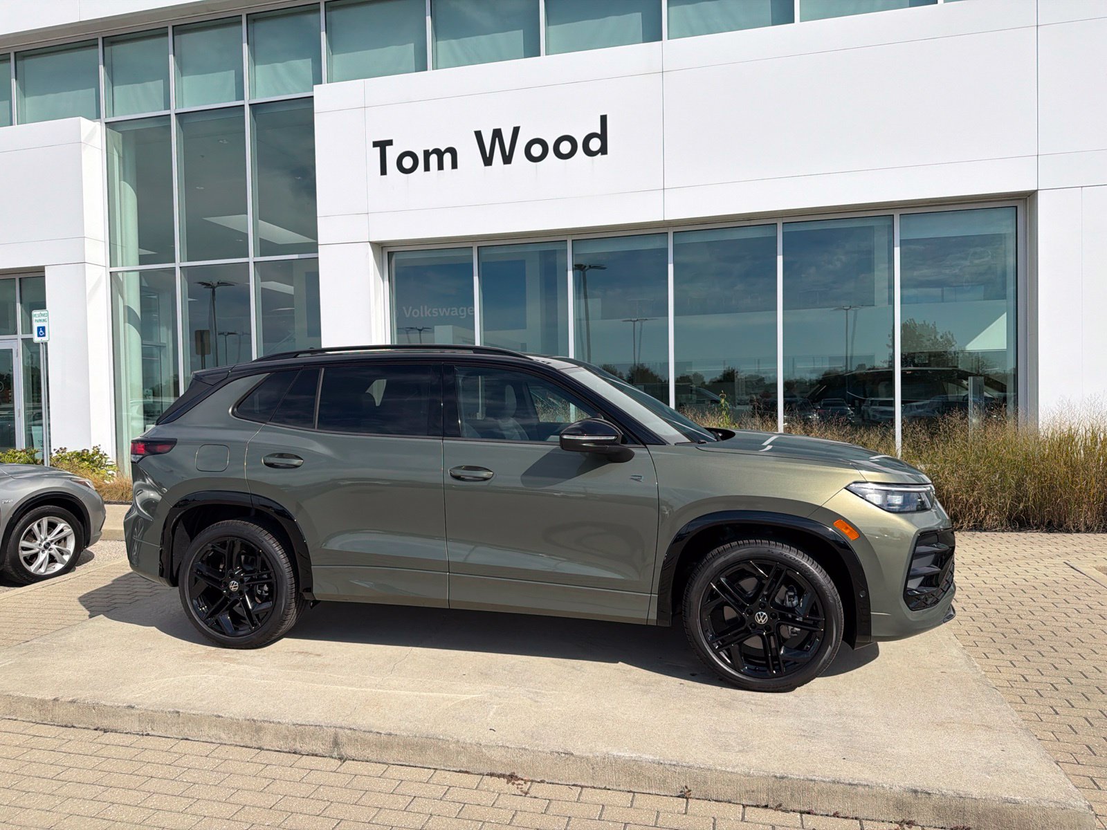 2026 Volkswagen Tiguan SE R-Line Black SUV