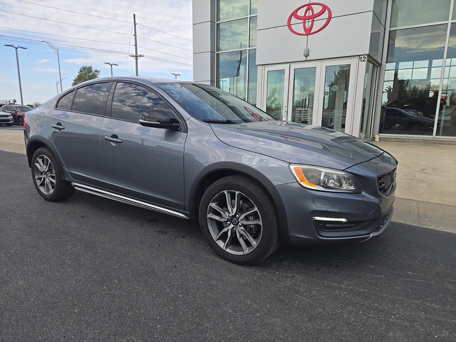 2016 Volvo S60 T5 Platinum