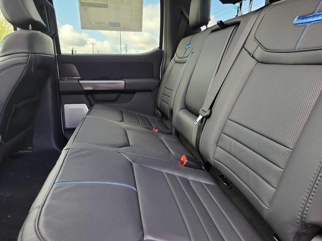 2026 Ford F-350 Super Duty Platinum - Photo 13