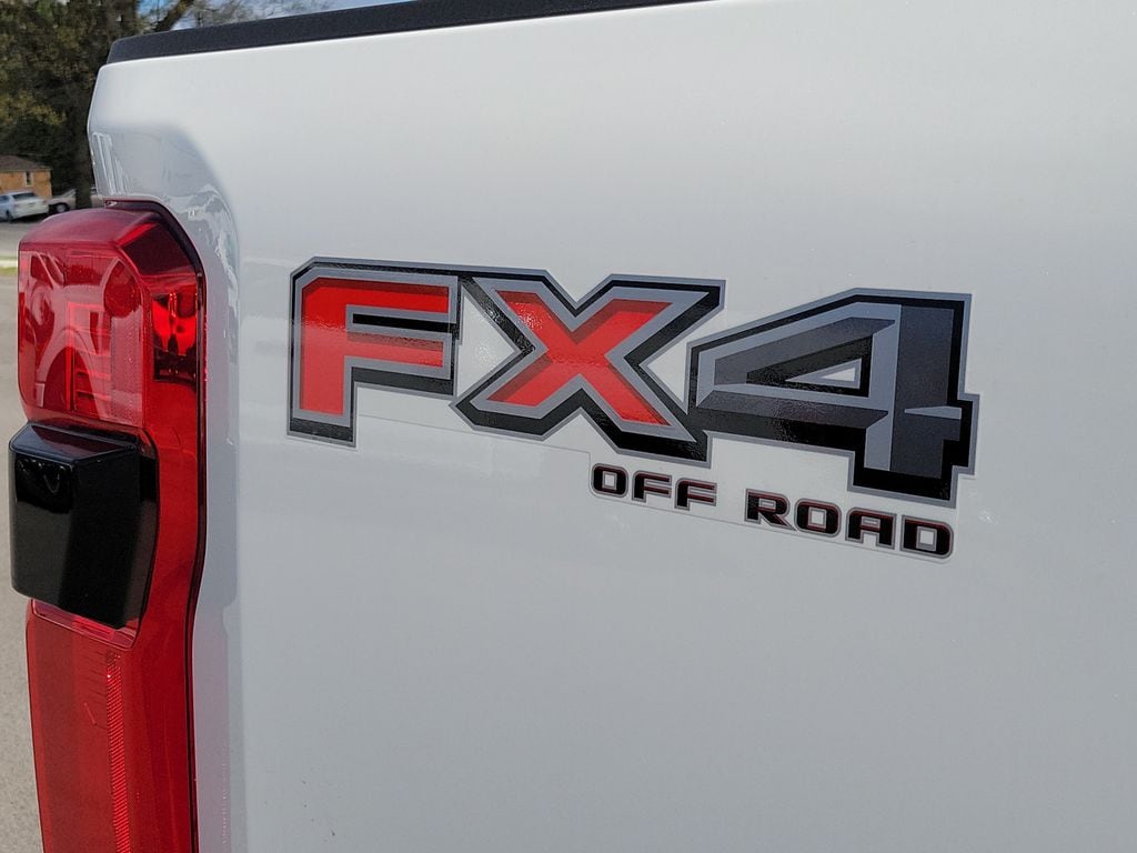 2026 Ford F-350 Super Duty Platinum - Photo 8