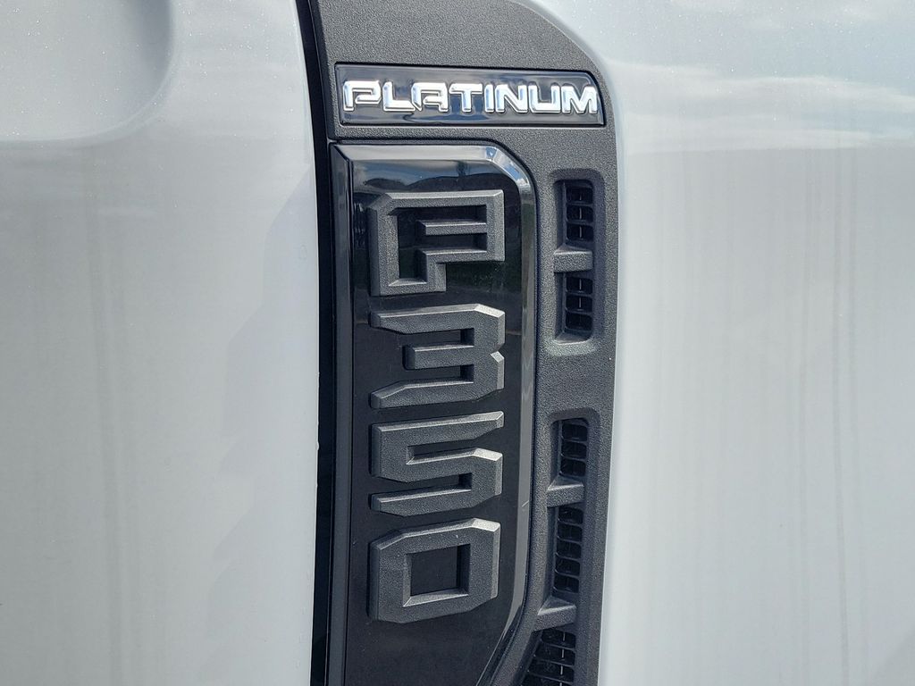 2026 Ford F-350 Super Duty Platinum - Photo 6