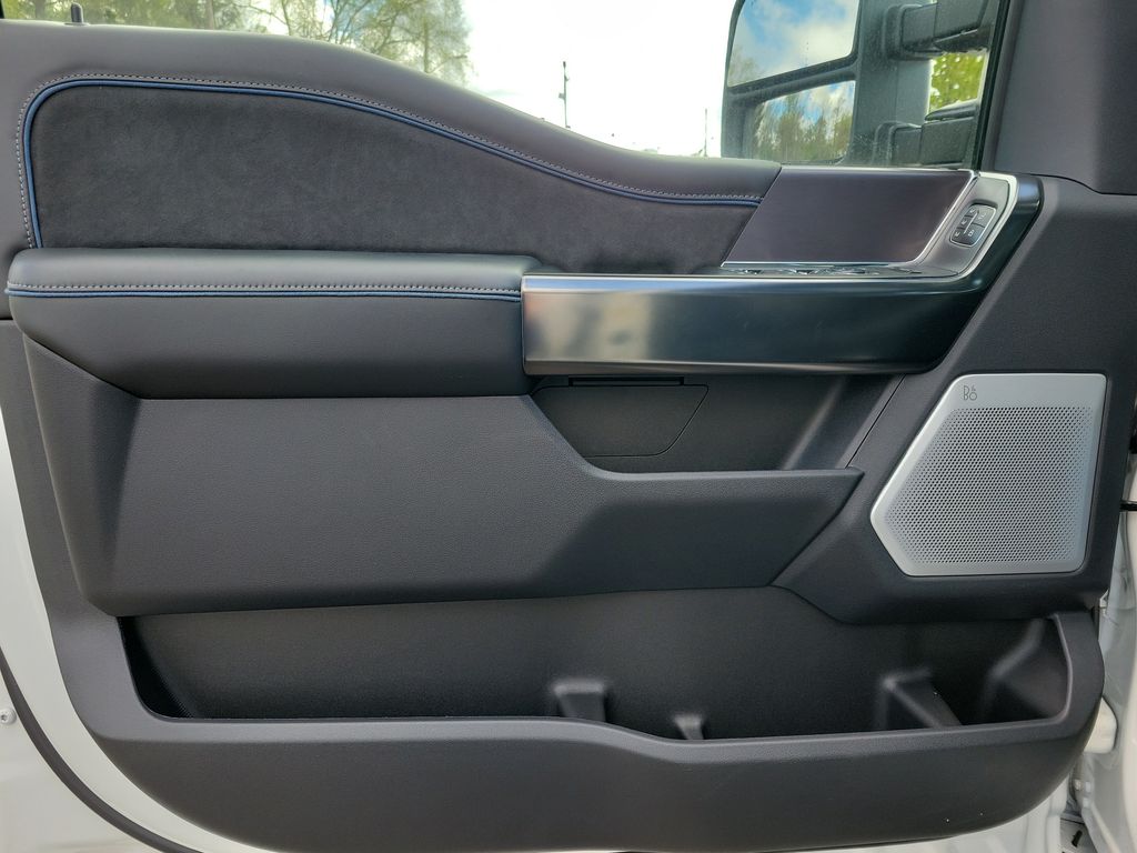 2026 Ford F-350 Super Duty Platinum - Photo 19