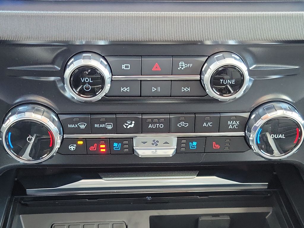 2026 Ford F-350 Super Duty Platinum - Photo 31