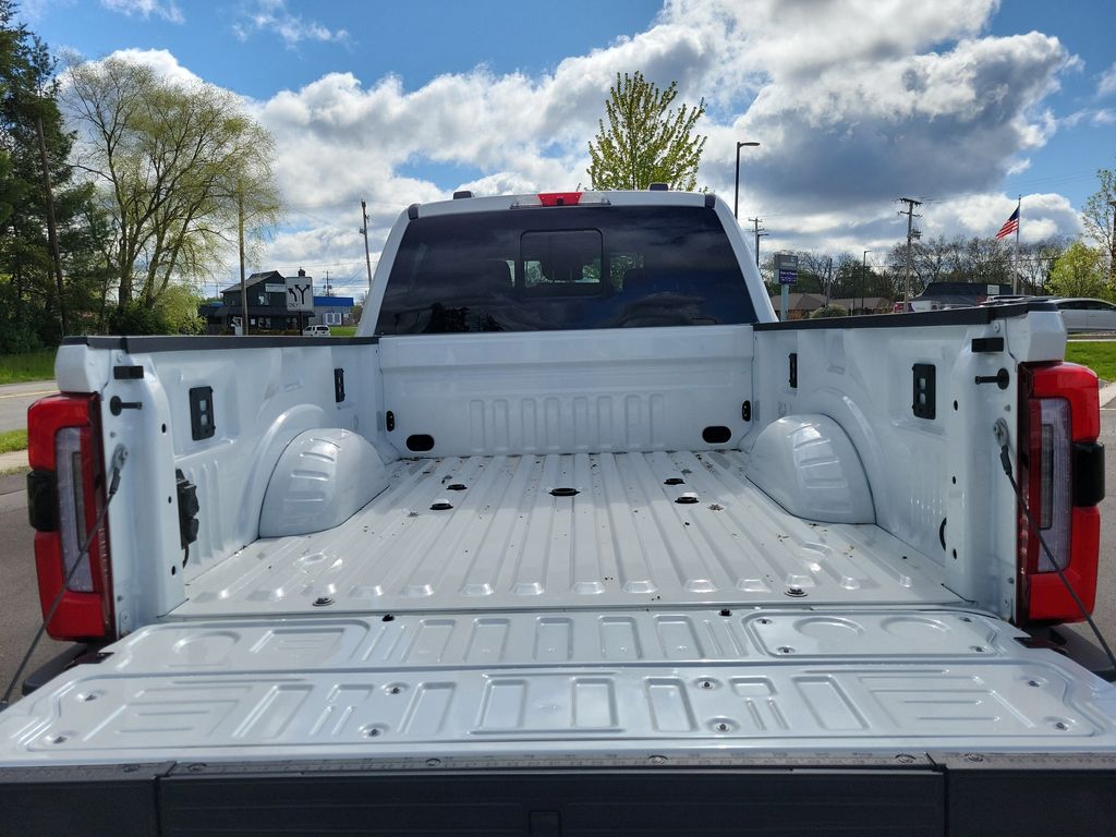 2026 Ford F-350 Super Duty Platinum - Photo 9