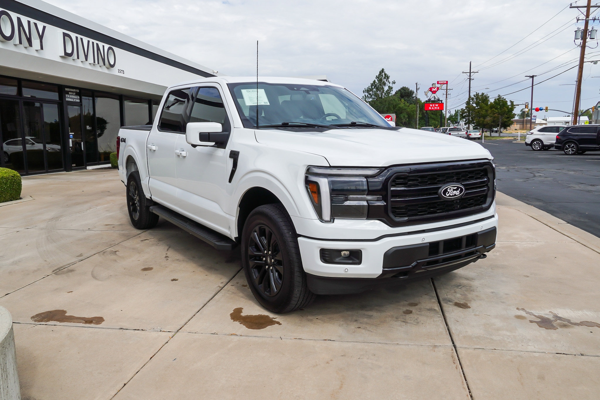 2025 Ford F-150 Lariat - Photo 2