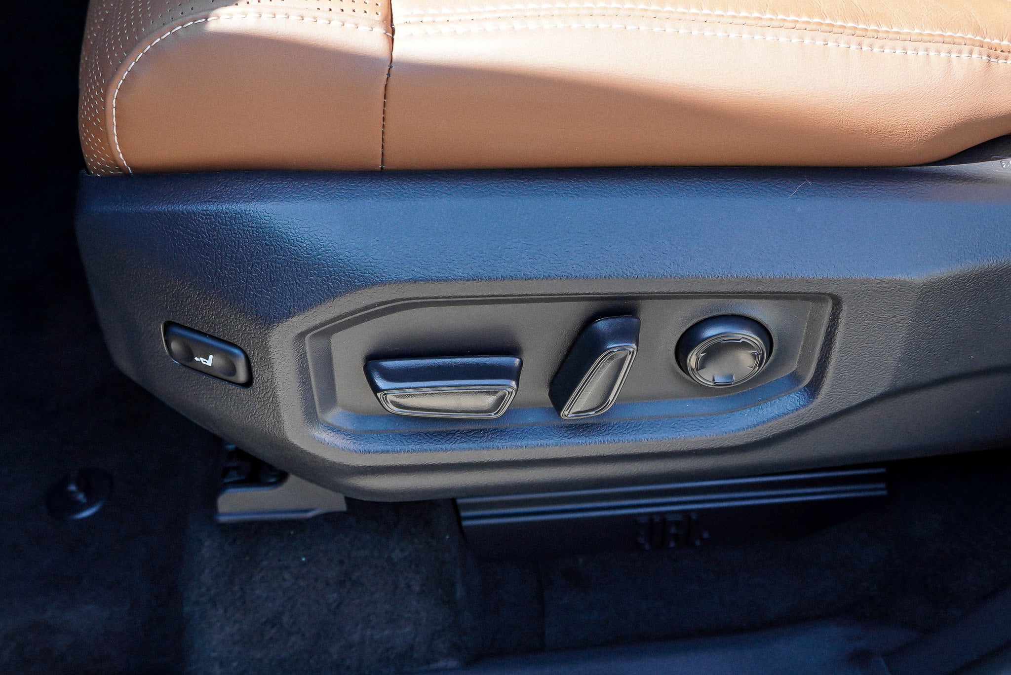 2026 Toyota Tundra 1794 Edition - Photo 17